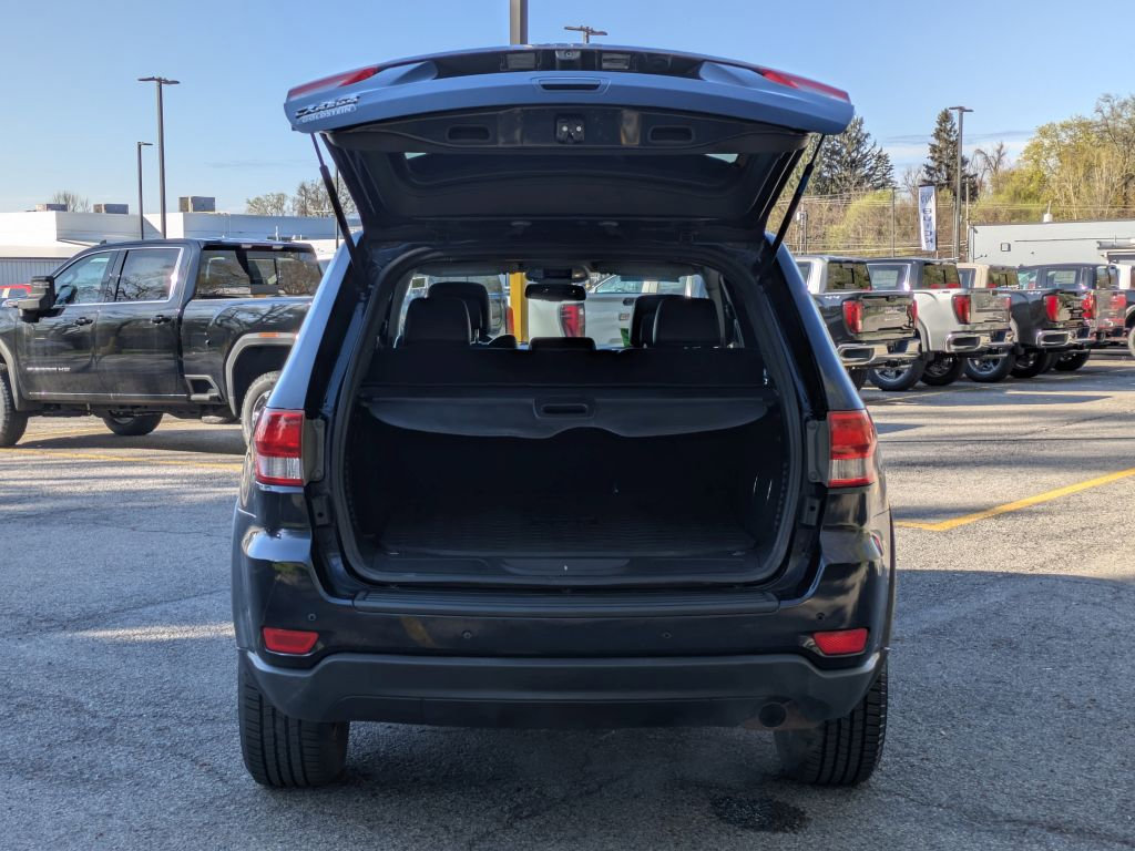 Used 2011 Jeep Grand Cherokee Laredo AWD/4WD image 32