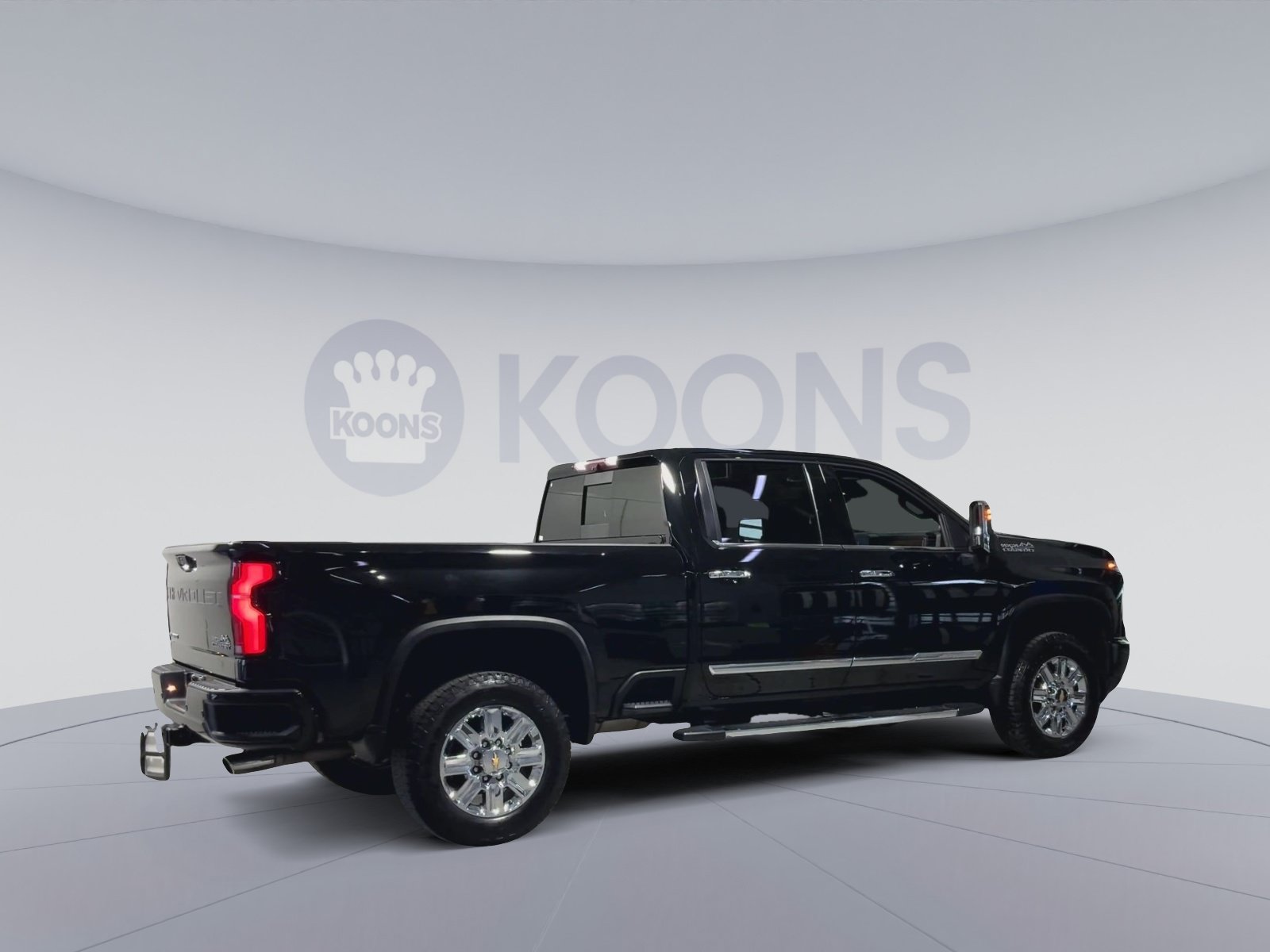 Used 2024 Chevrolet Silverado 2500 High Country w/ High Country Premium Package AWD/4WD image 11