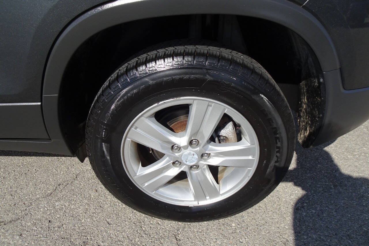 Used 2019 Chevrolet Trax LS AWD/4WD image 10