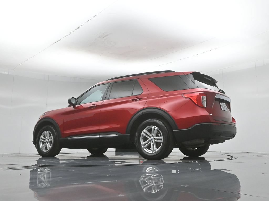 Certified 2023 Ford Explorer XLT RWD image 54
