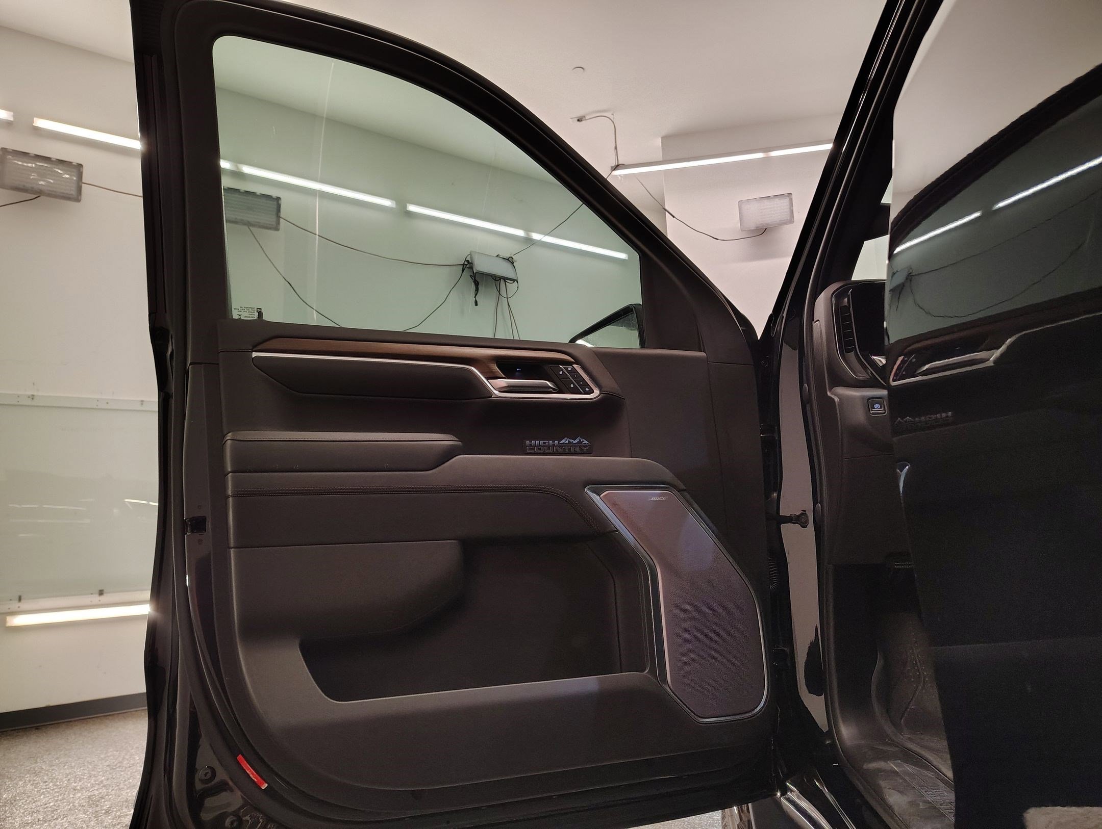 Used 2023 Chevrolet Silverado 1500 High Country w/ High Country Premium Package image 19