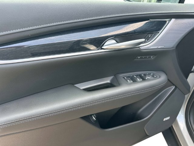 Used 2025 Cadillac XT5 Premium Luxury AWD/4WD image 17