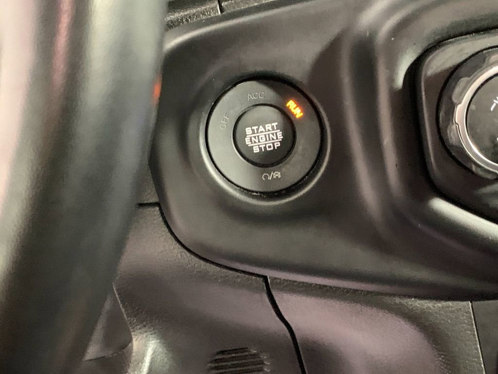 Used 2023 Jeep Wrangler Unlimited Sahara w/ Cold Weather Group AWD/4WD image 18