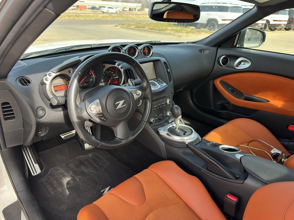 Used 2016 Nissan 370Z Touring image 12