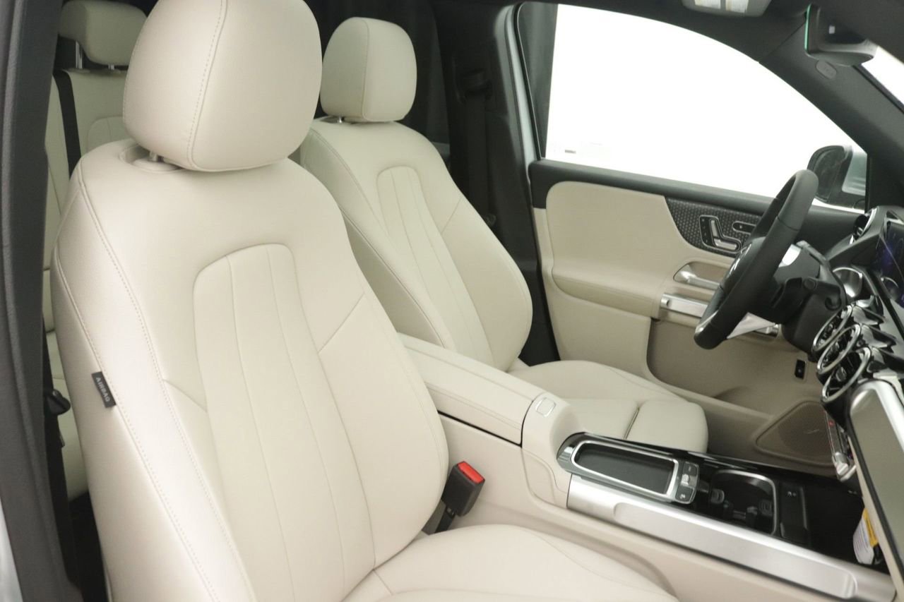 New 2026 Mercedes-Benz GLB 250 image 9