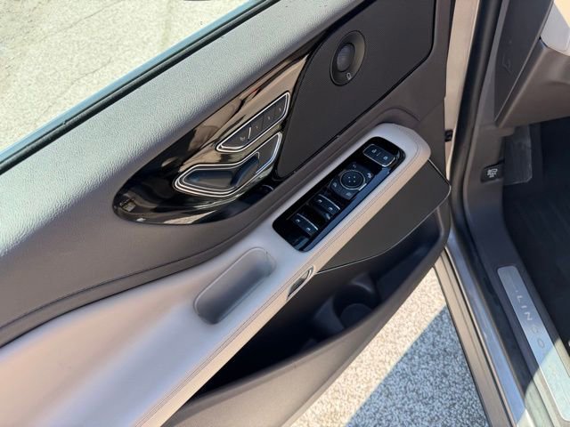 Used 2020 Lincoln Aviator Reserve w/ Equipment Group 201A AWD/4WD image 25