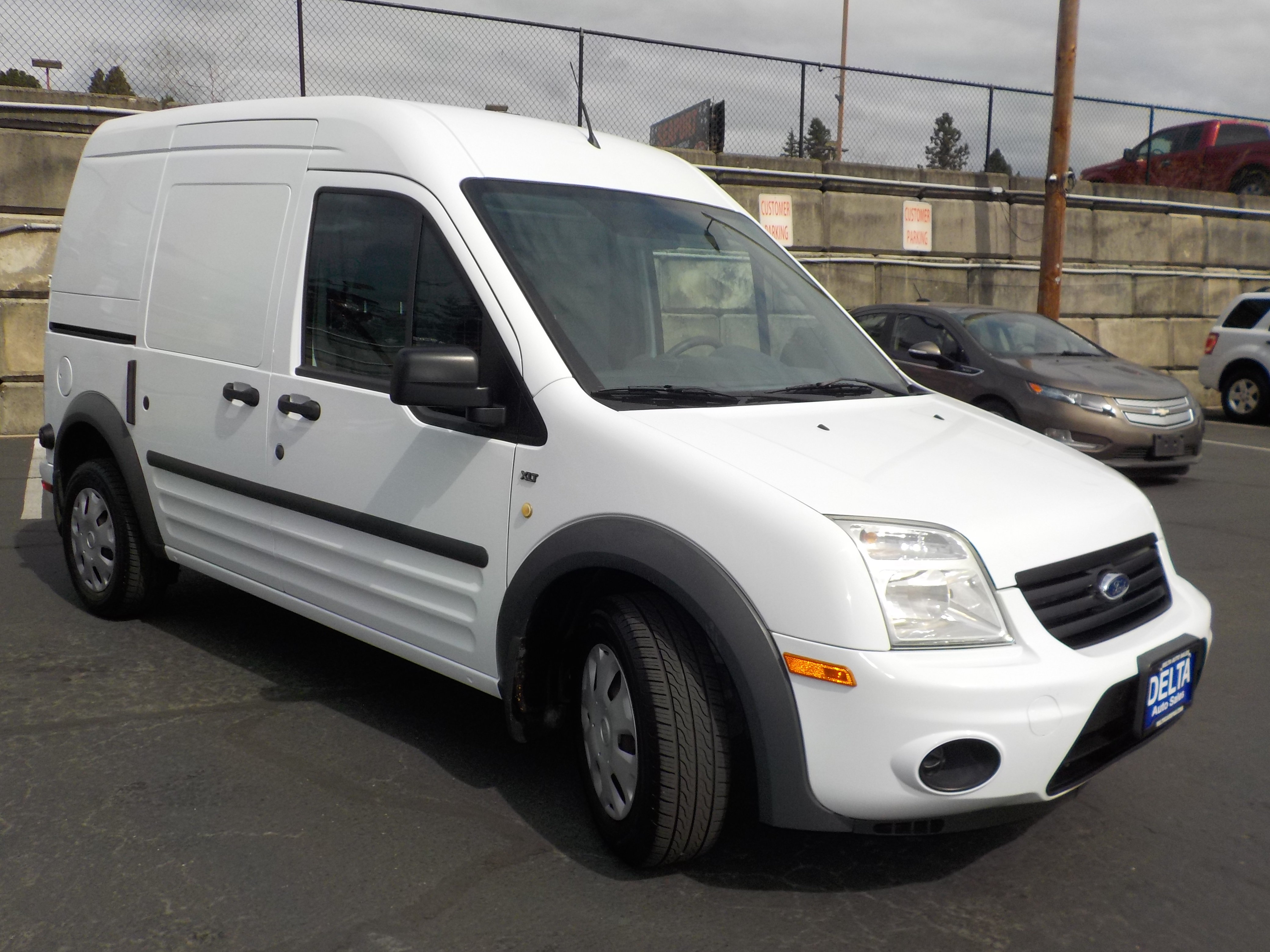 Used 2011 Ford Transit Connect XLT FWD image 1