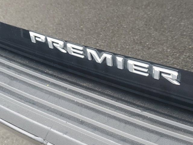 Used 2021 Chevrolet Suburban Premier w/ Premium Package image 11
