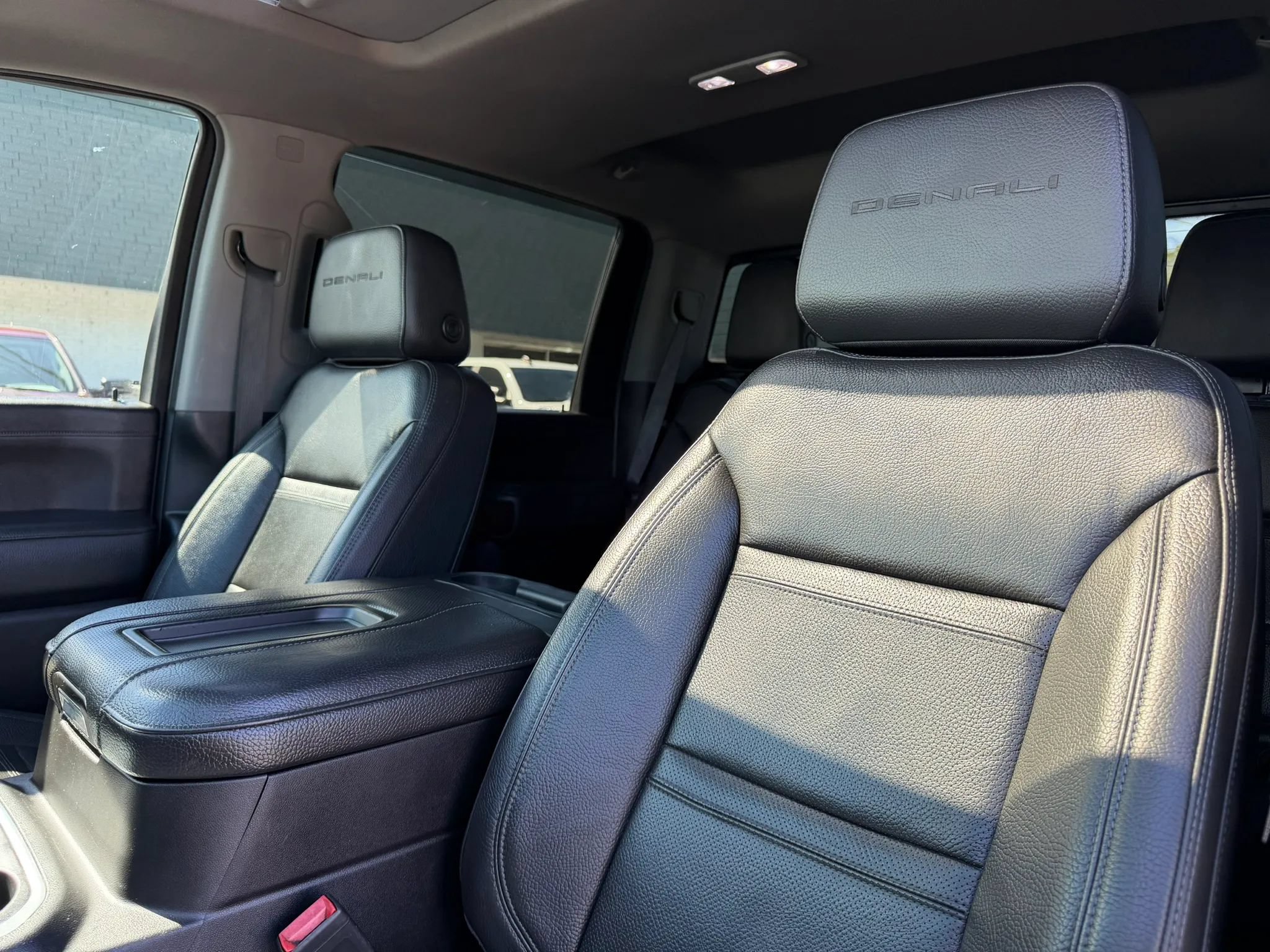Used 2020 GMC Sierra 2500 Denali w/ Denali Ultimate Package AWD/4WD image 12