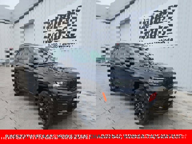 New 2025 Jeep Grand Cherokee Altitude image 1