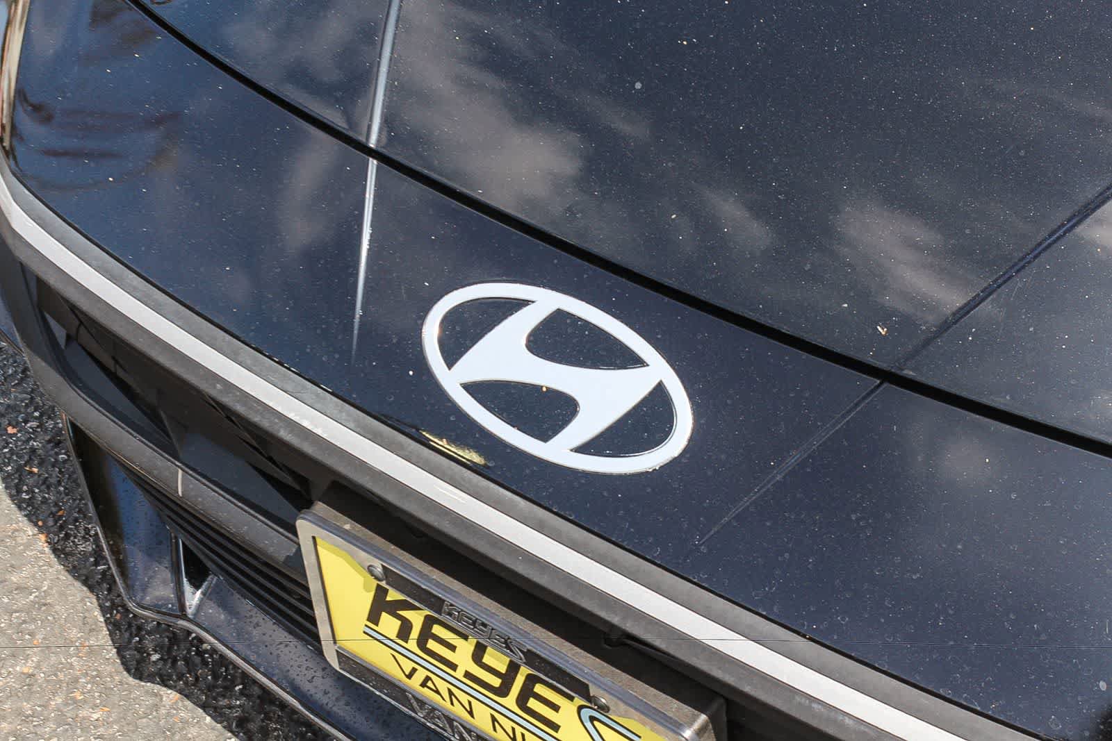 Certified 2025 Hyundai Elantra SE FWD image 14