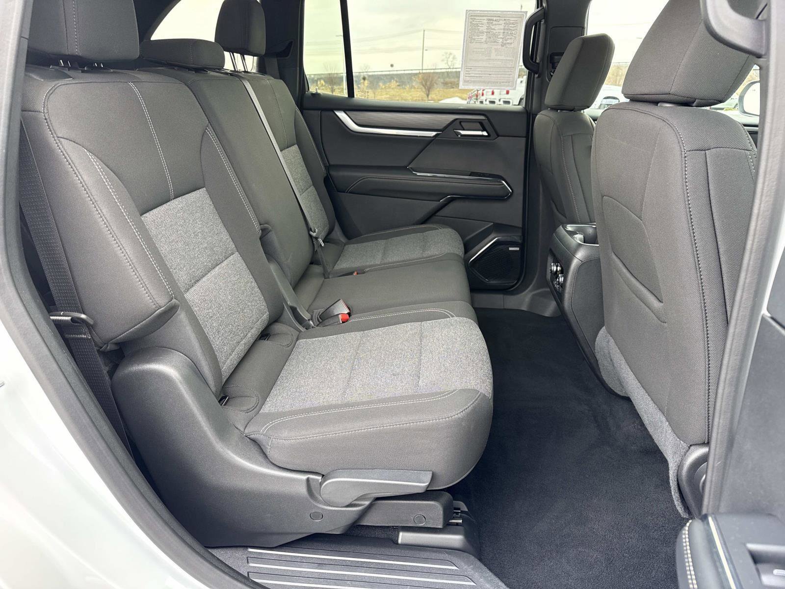 Used 2025 GMC Acadia Elevation image 19