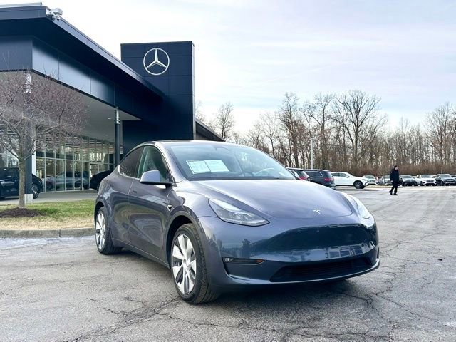 Used 2023 Tesla Model Y Long Range image 1