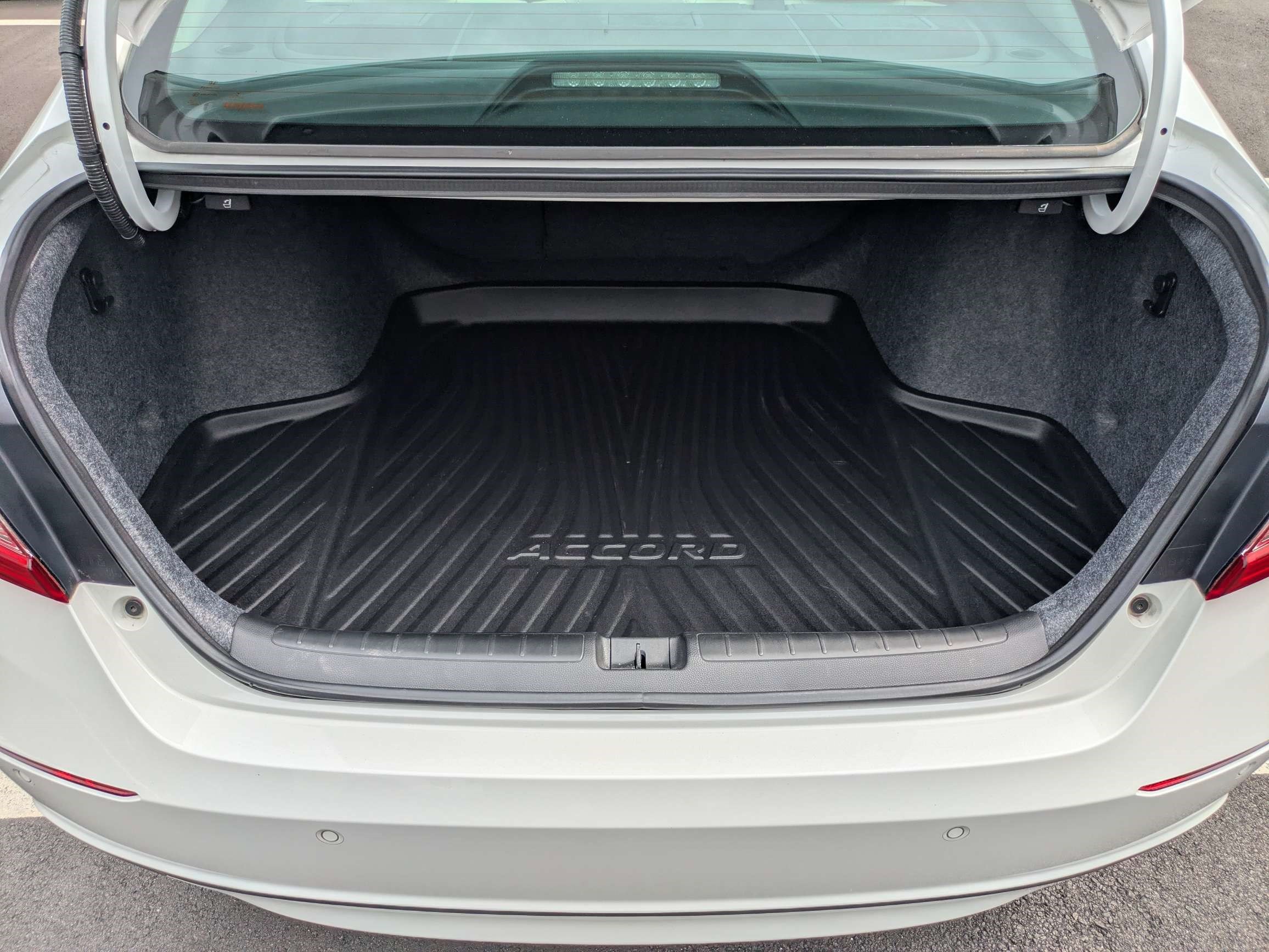 Used 2022 Honda Accord Touring image 18