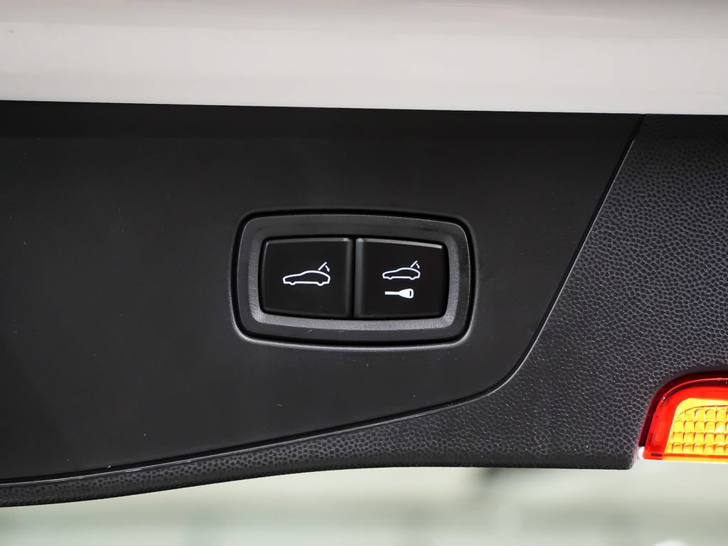New 2026 Porsche Cayenne Electric AWD/4WD image 14