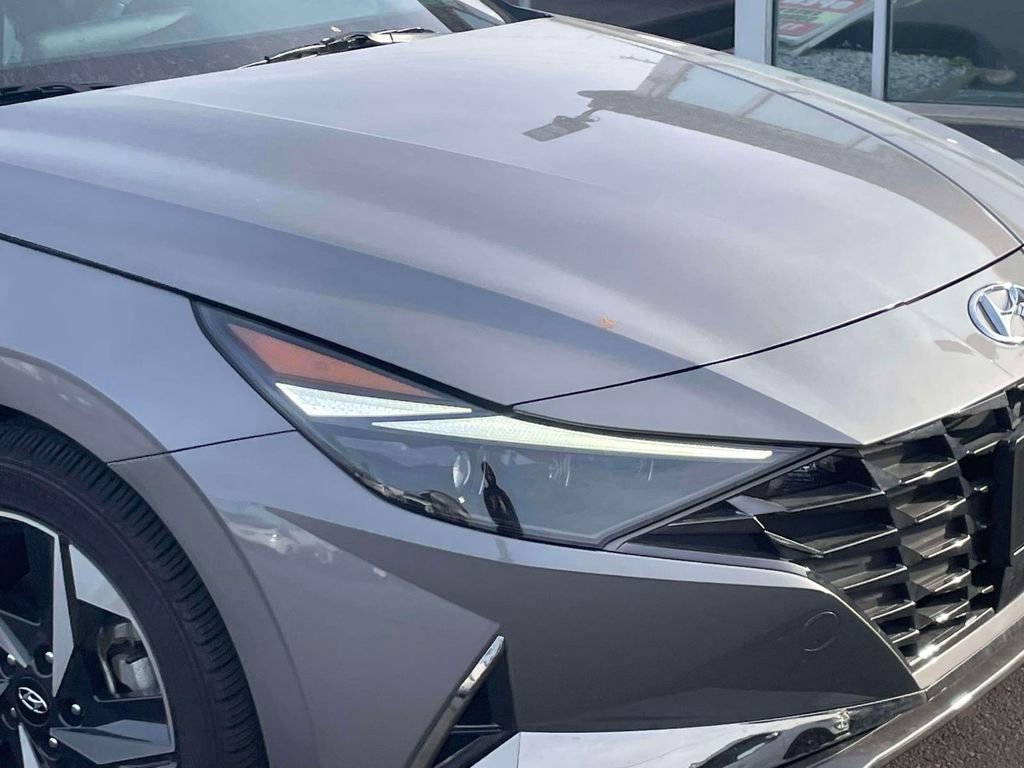 Used 2023 Hyundai Elantra Limited image 10