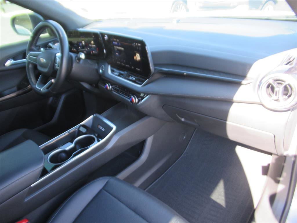 Used 2025 Chevrolet Equinox LT w/ Convenience Package II image 10