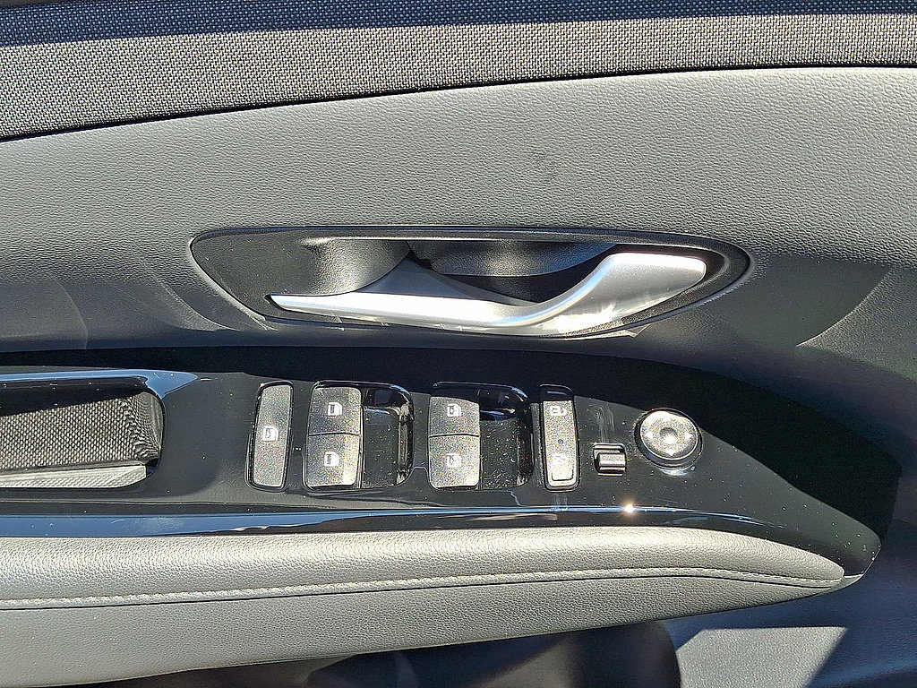 Certified 2024 Hyundai Tucson Limited AWD/4WD image 10