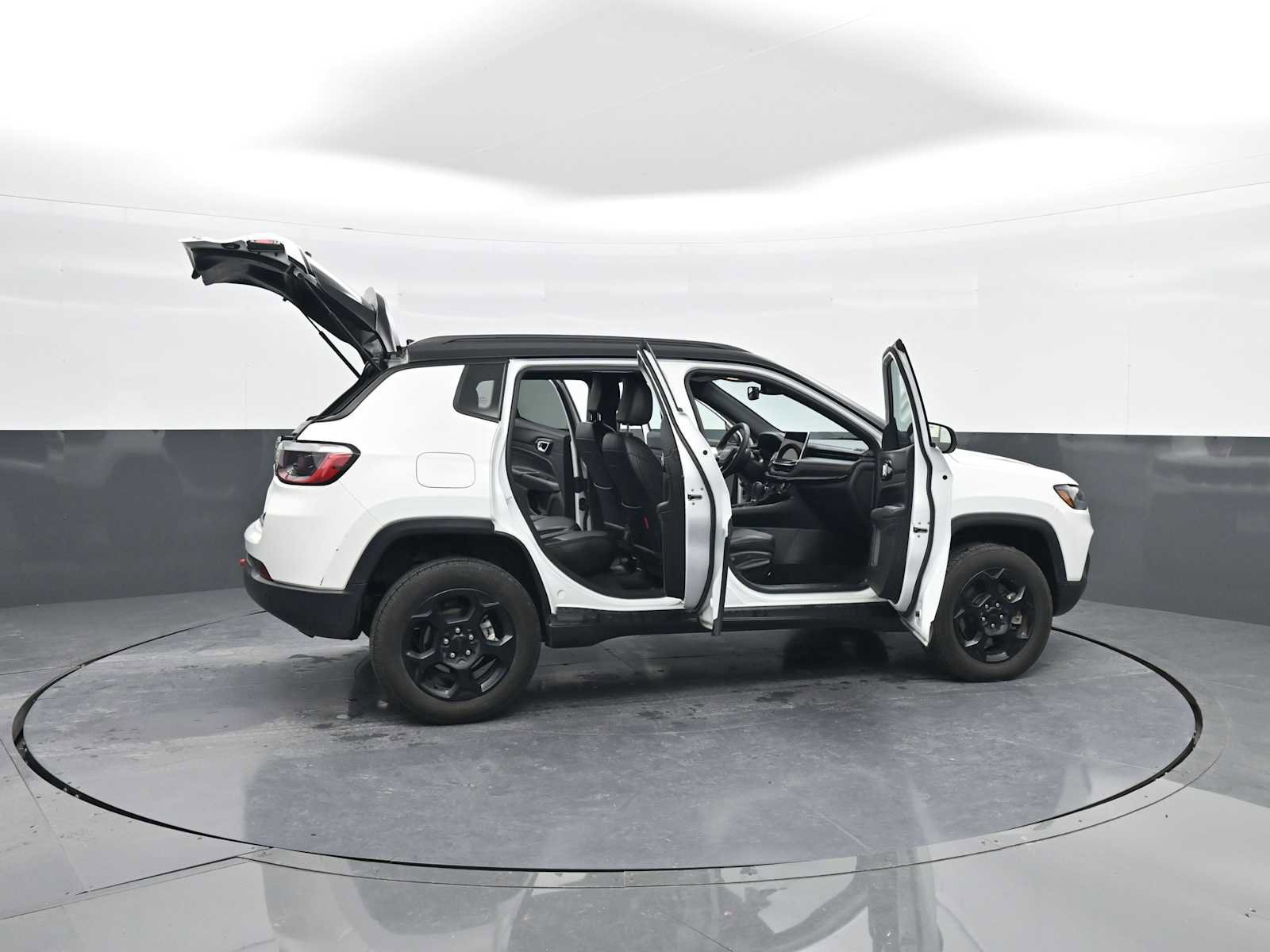 Used 2024 Jeep Compass Trailhawk image 49