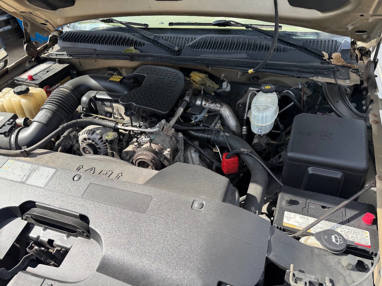 Used 2005 Chevrolet Silverado 2500 LT w/ Heavy-Duty Power Package image 12