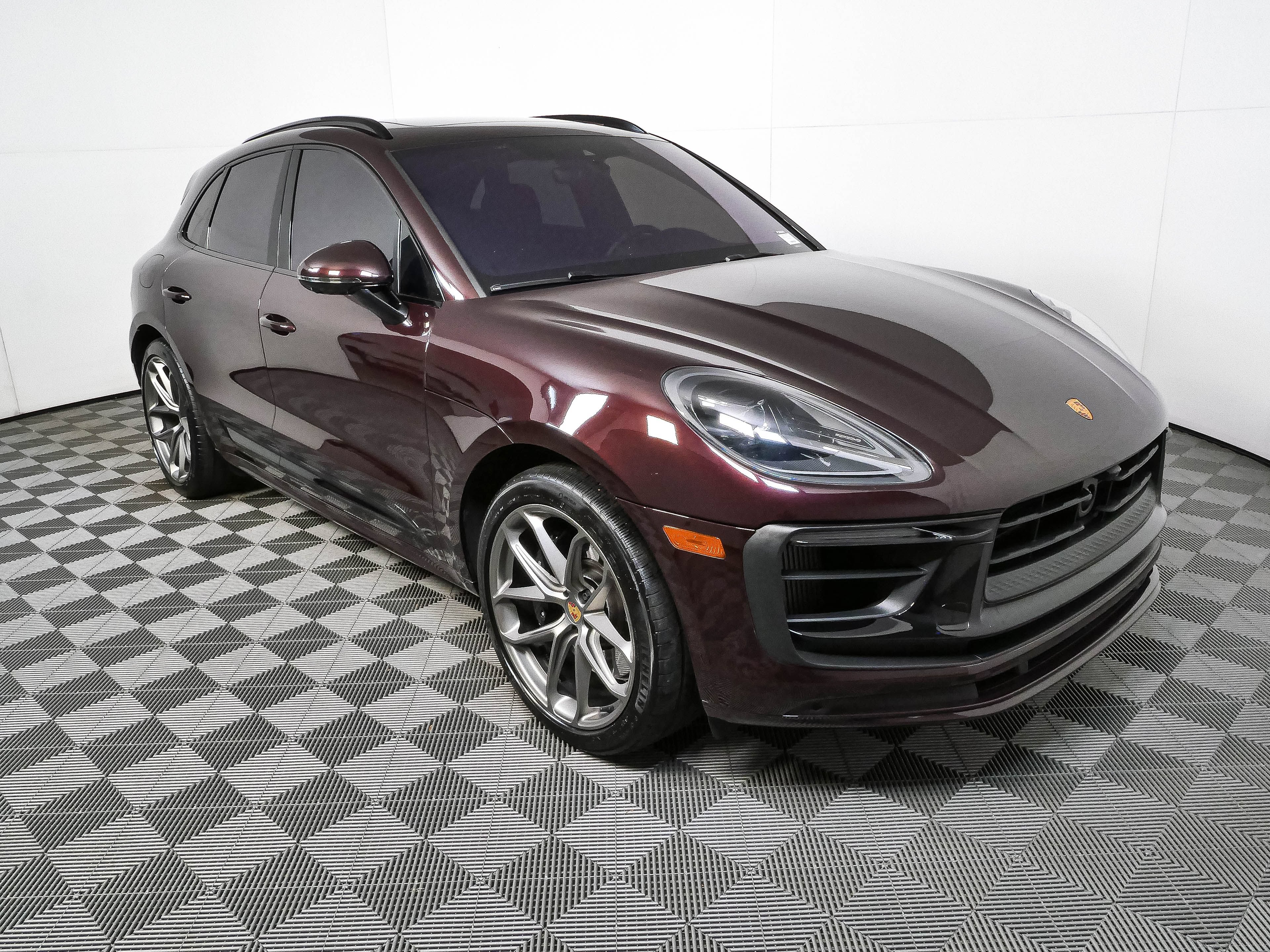 Certified 2024 Porsche Macan GTS AWD/4WD image 26