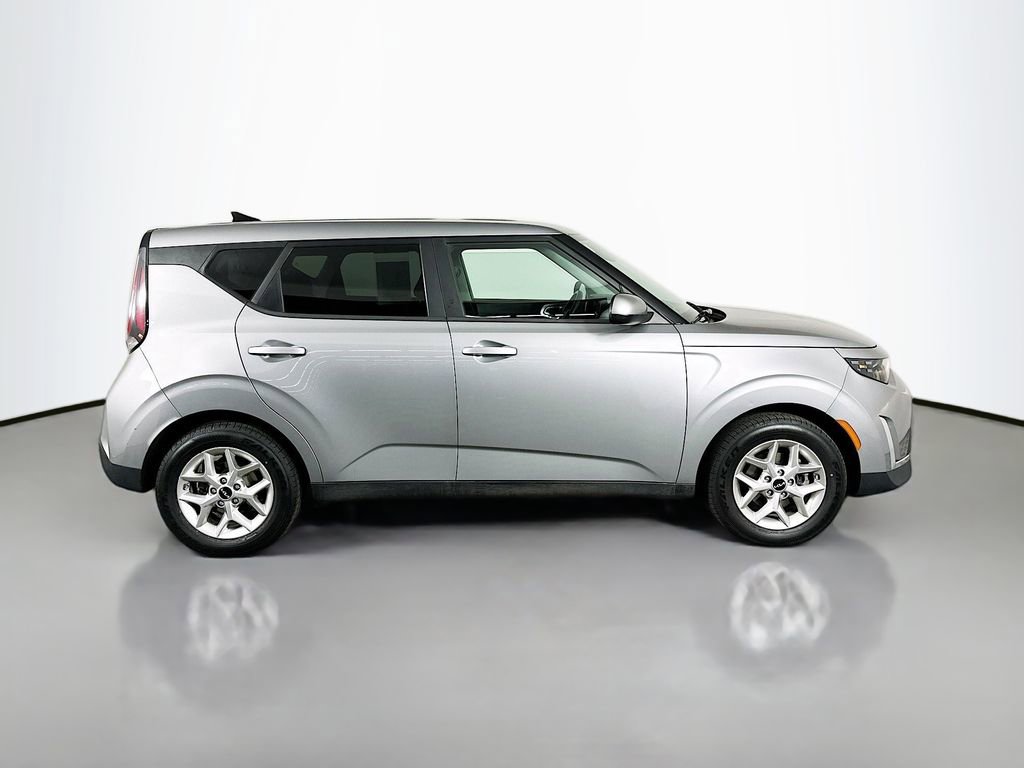 Used 2023 Kia Soul LX w/ Option Group 015 image 9