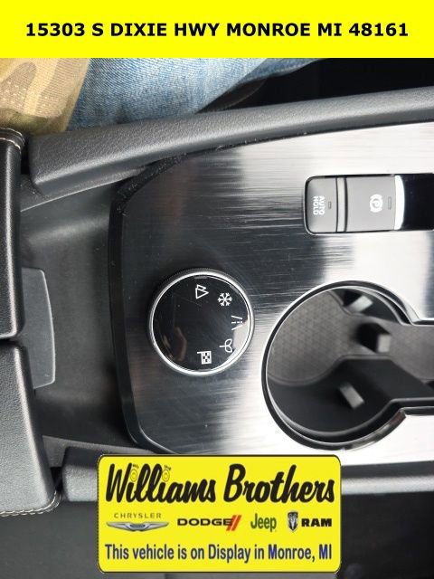 Used 2024 Nissan Rogue S image 19