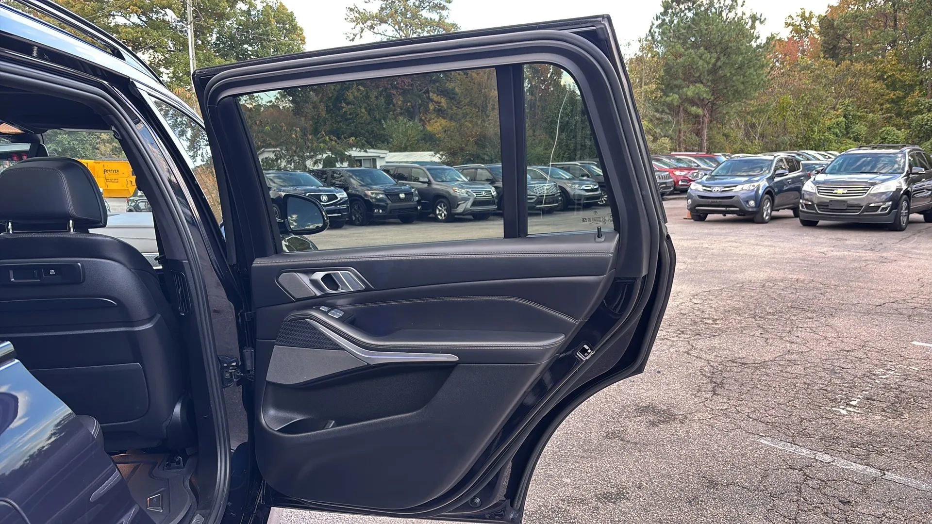 Used 2020 BMW X7 xDrive40i w/ M Sport Package image 26