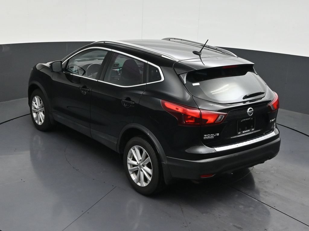 Used 2018 Nissan Rogue Sport SV w/ SV Technology Package AWD/4WD image 17