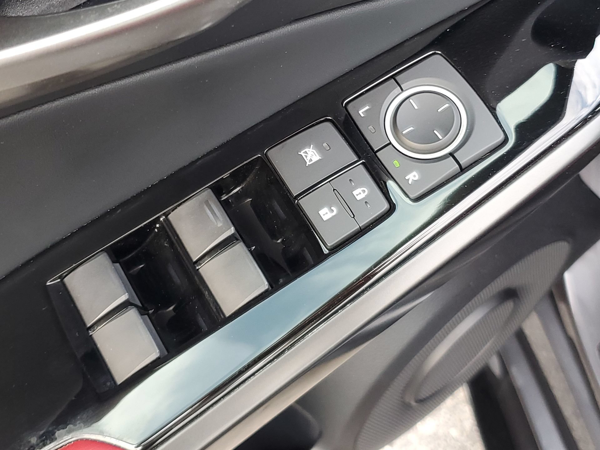 Used 2024 Lexus IS 350 F Sport RWD image 16