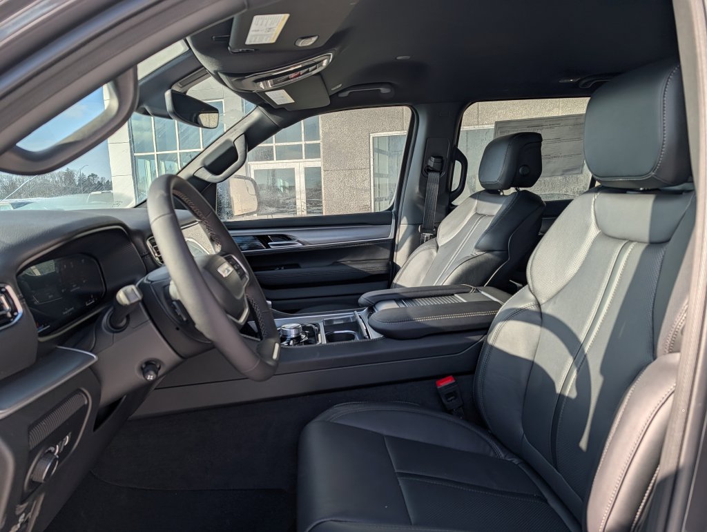 New 2026 Jeep Grand Wagoneer Limited AWD/4WD image 6