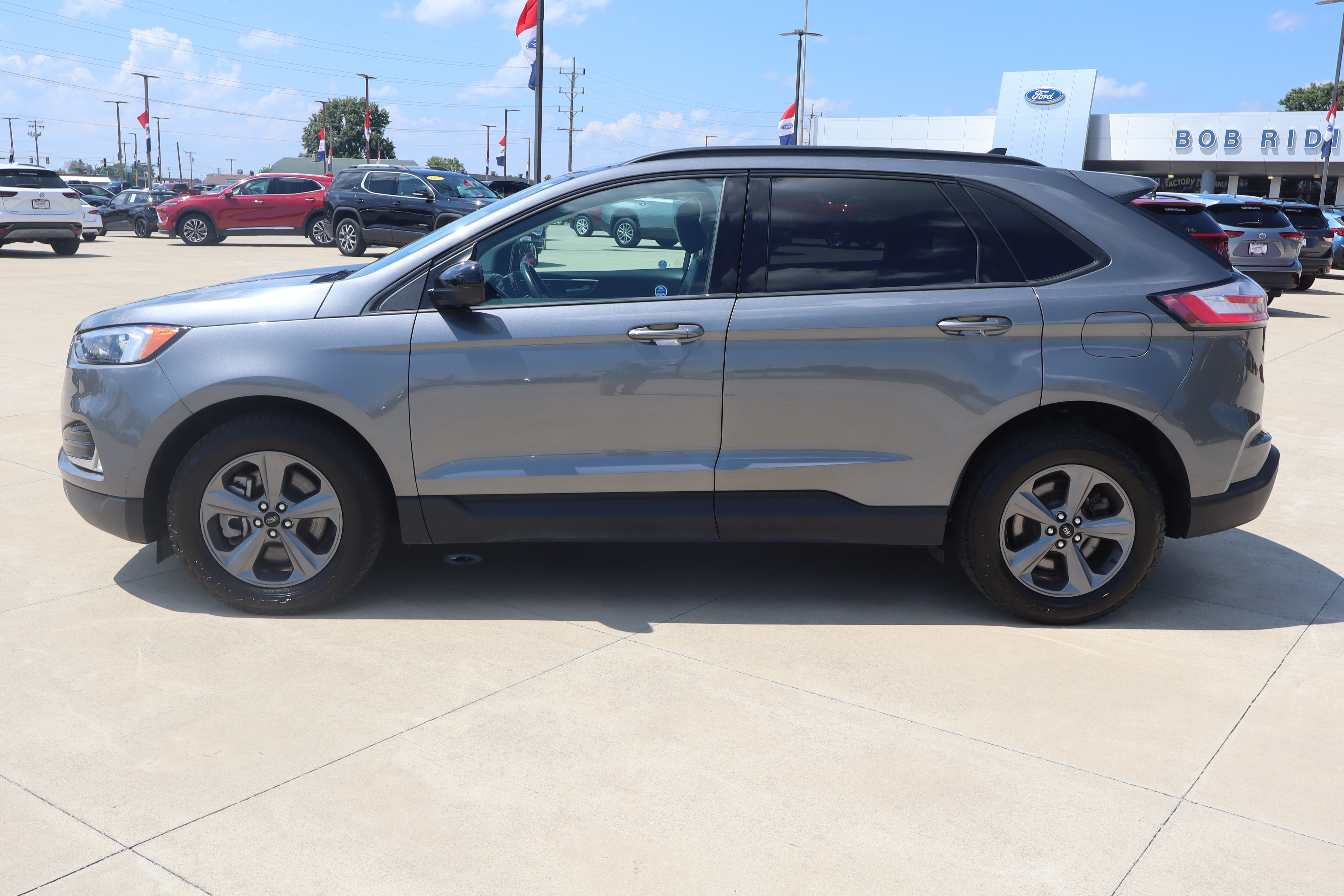 Used 2023 Ford Edge SEL w/ Sport Appearance Package AWD/4WD image 9
