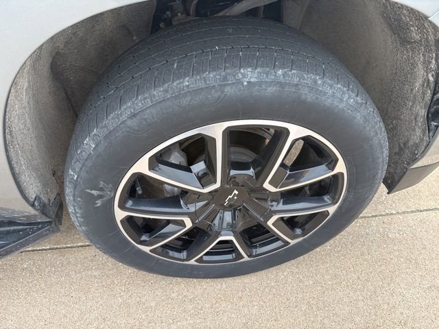 Used 2024 Chevrolet Suburban RST w/ Luxury Package AWD/4WD image 25