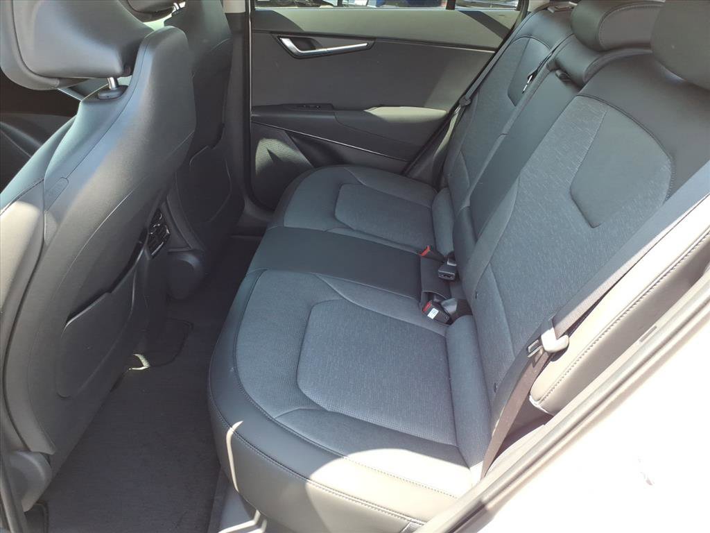 New 2026 Kia Niro Wave w/ Wave Preserve Package FWD image 12