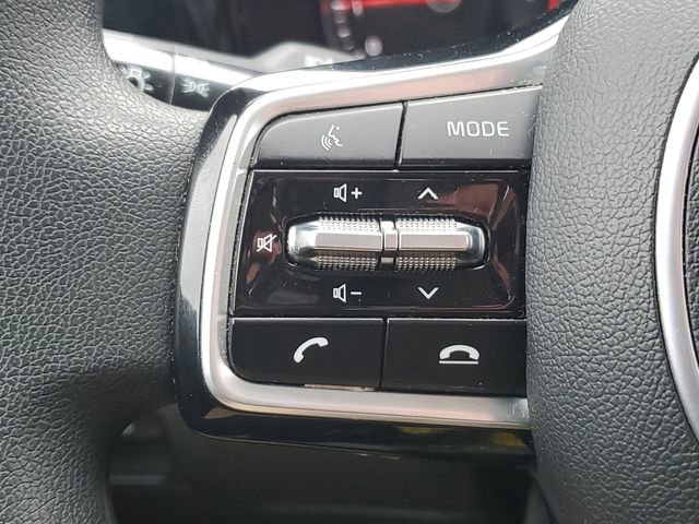 Used 2023 Kia Sorento LX image 10