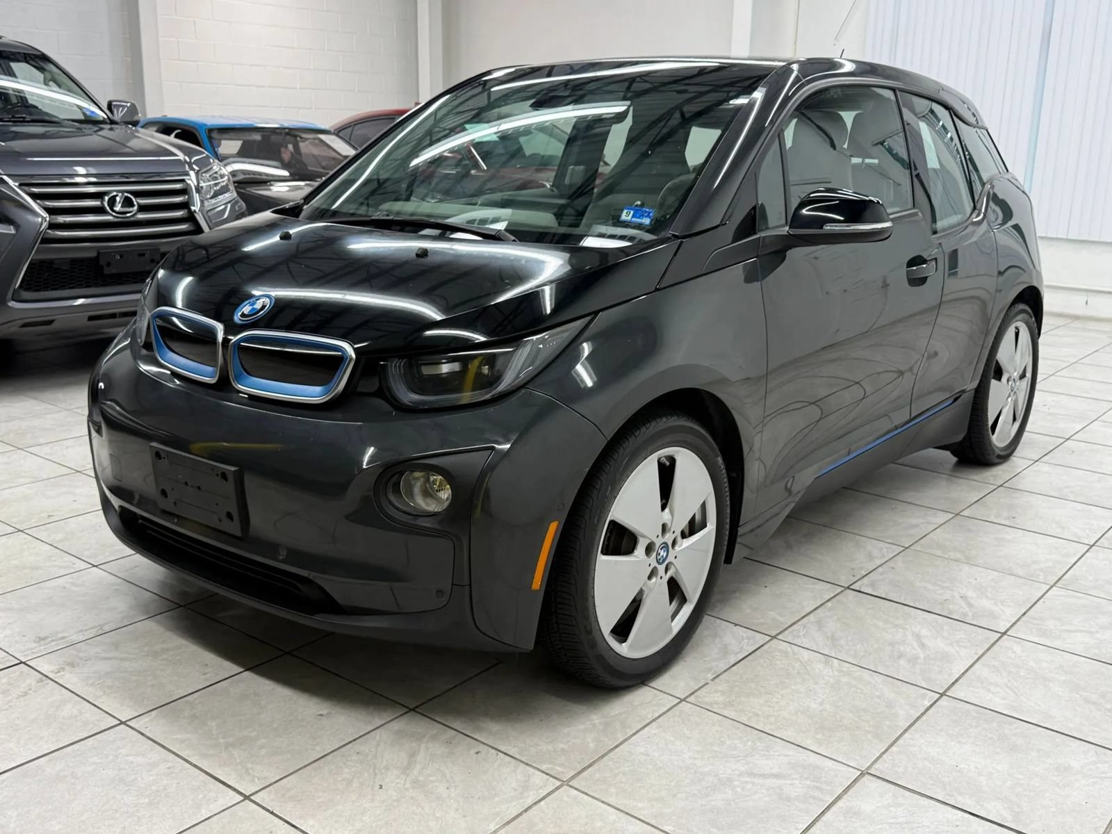 Used 2015 BMW i3 w/ Range Extender RWD image 3