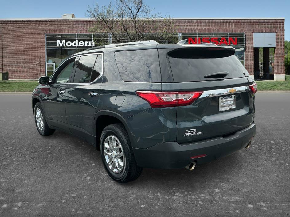 Used 2018 Chevrolet Traverse LT FWD image 2