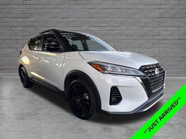 Certified 2023 Nissan Kicks SR FWD image 1