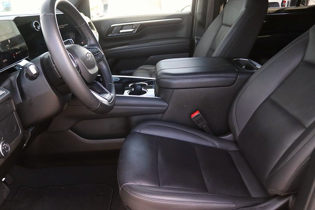 Used 2025 Chevrolet Tahoe Z71 AWD/4WD image 15