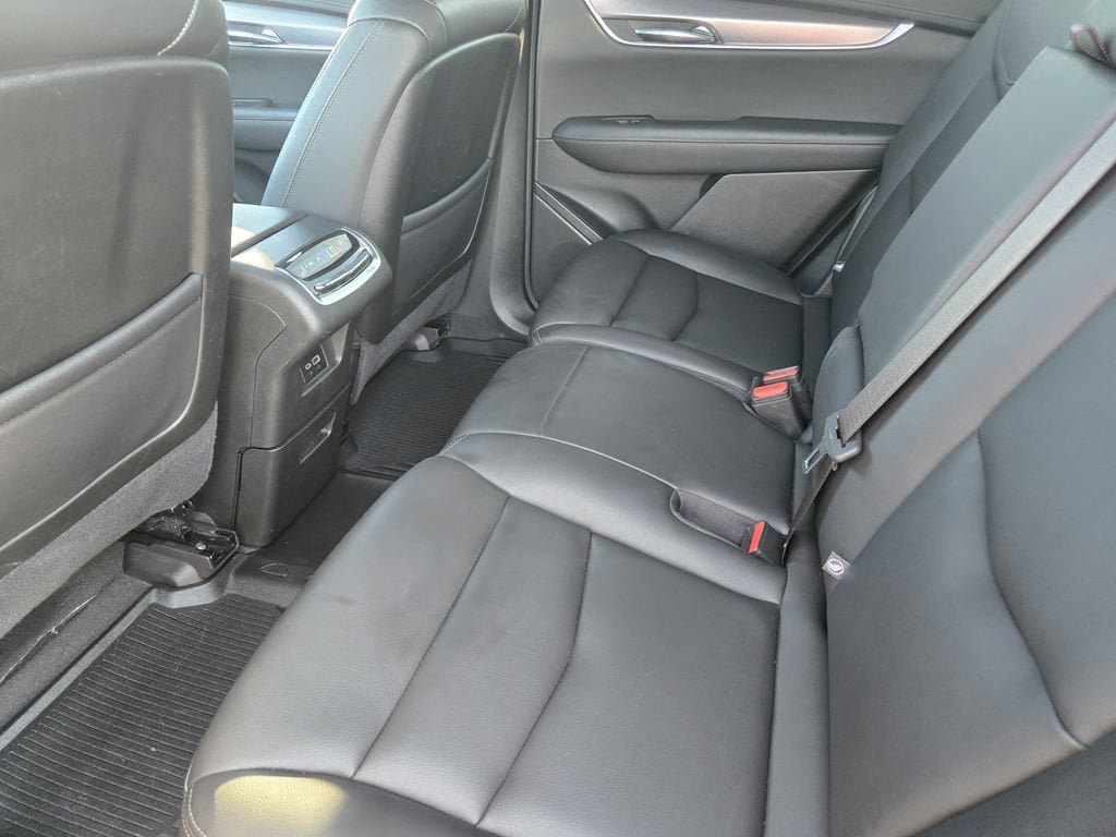 Certified 2024 Cadillac XT6 Luxury w/ LPO, Floor Liner Package AWD/4WD image 18