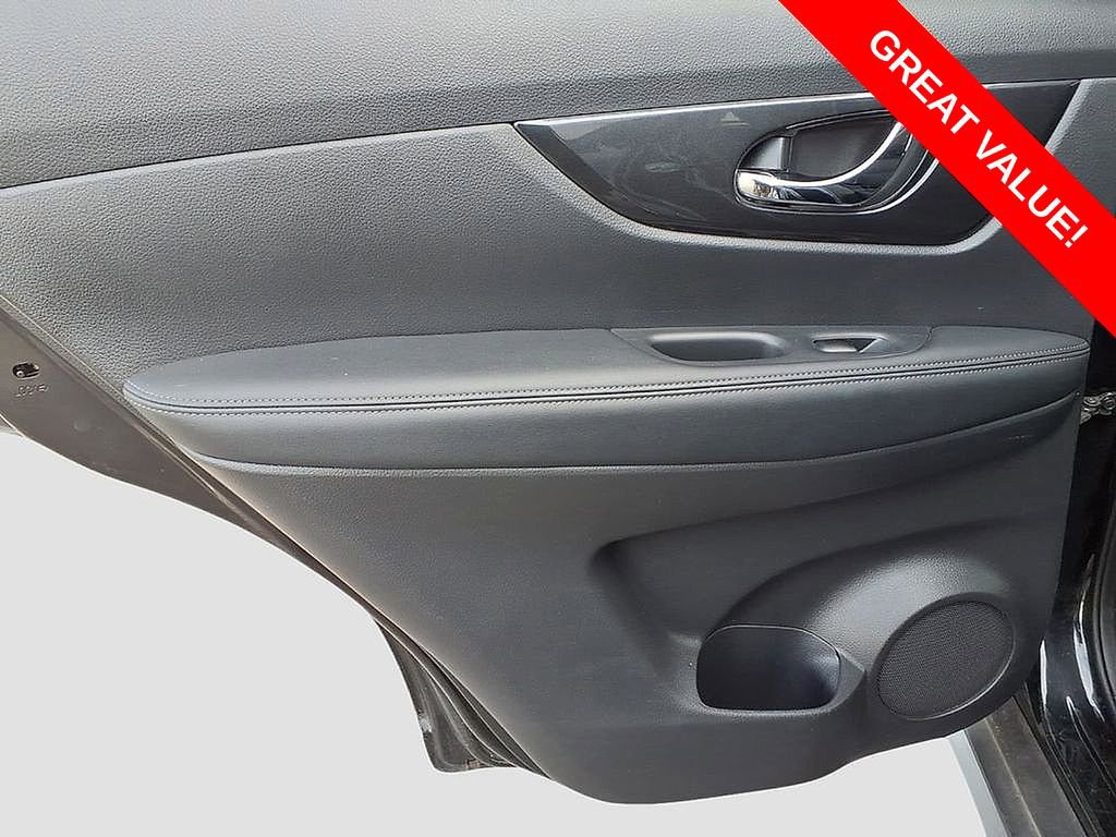 Used 2018 Nissan Rogue SV AWD/4WD image 15