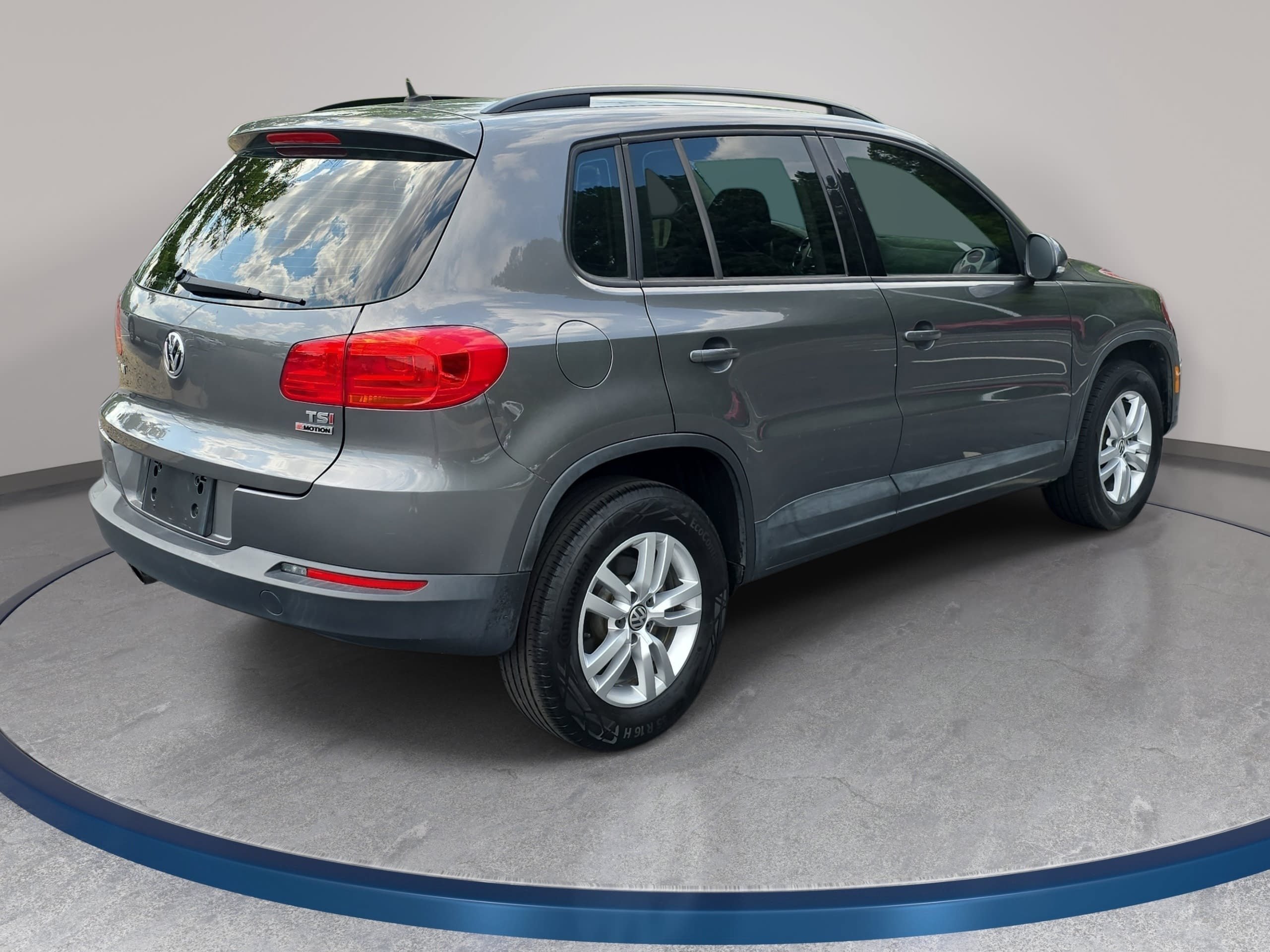Used 2016 Volkswagen Tiguan S AWD/4WD image 5