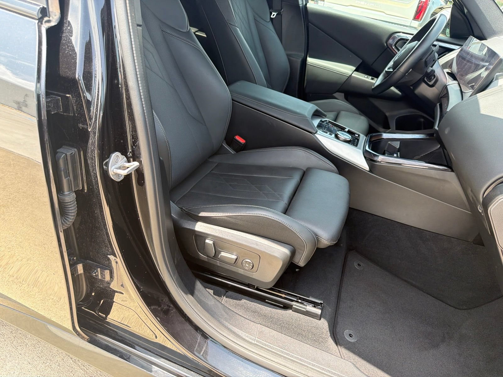 Used 2025 BMW X3 xDrive30i AWD/4WD image 11