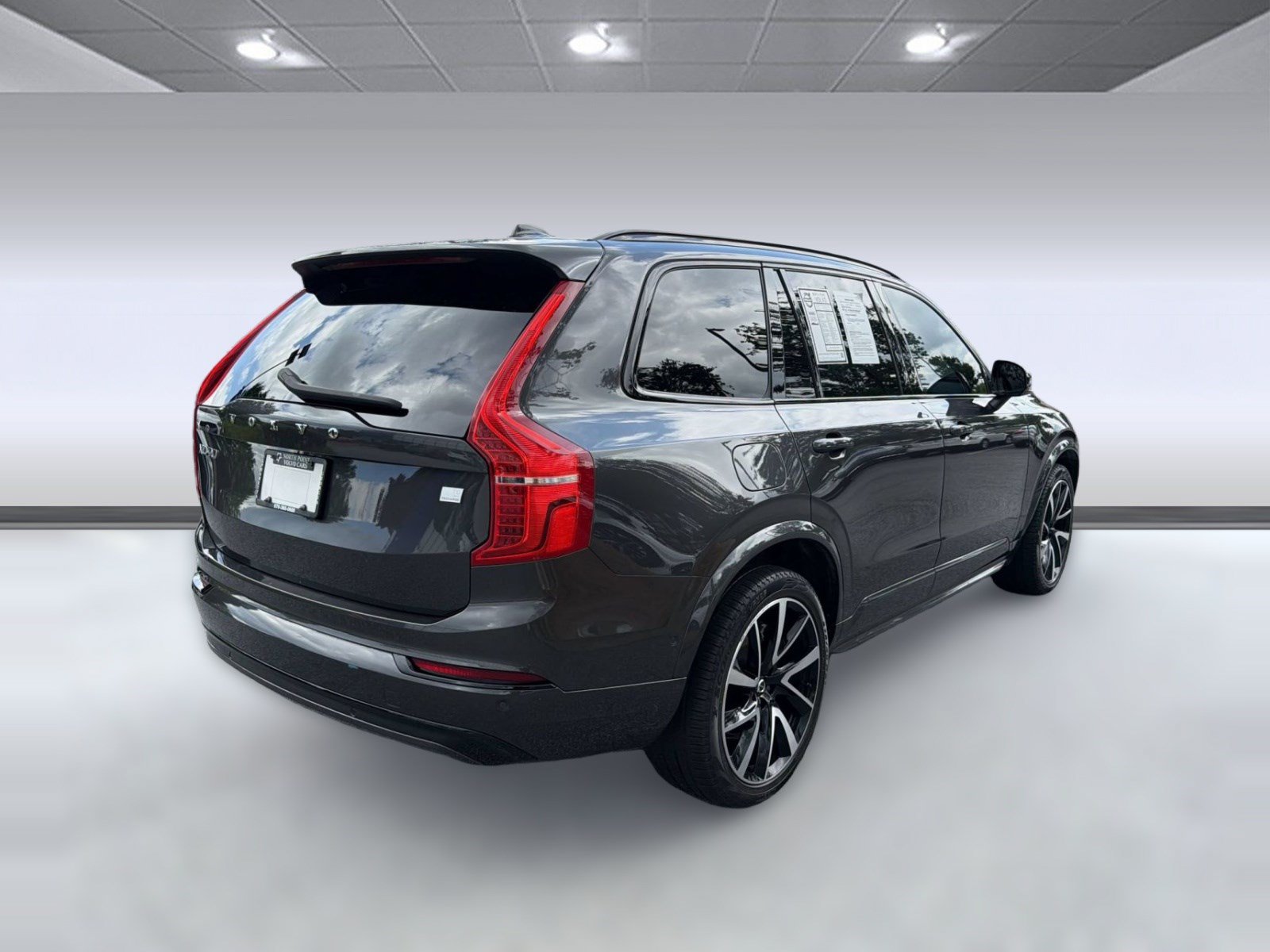 Certified 2023 Volvo XC90 T8 Ultimate AWD/4WD image 9