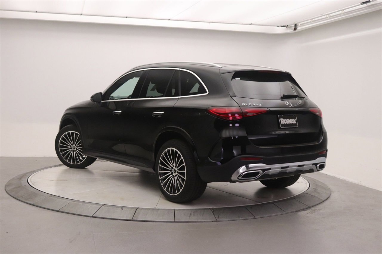 New 2026 Mercedes-Benz GLC 300 image 2