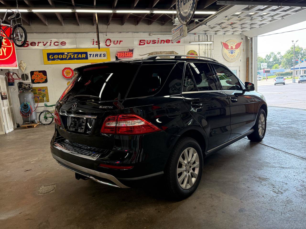 Used 2015 Mercedes-Benz ML 250 BlueTEC 4MATIC image 5