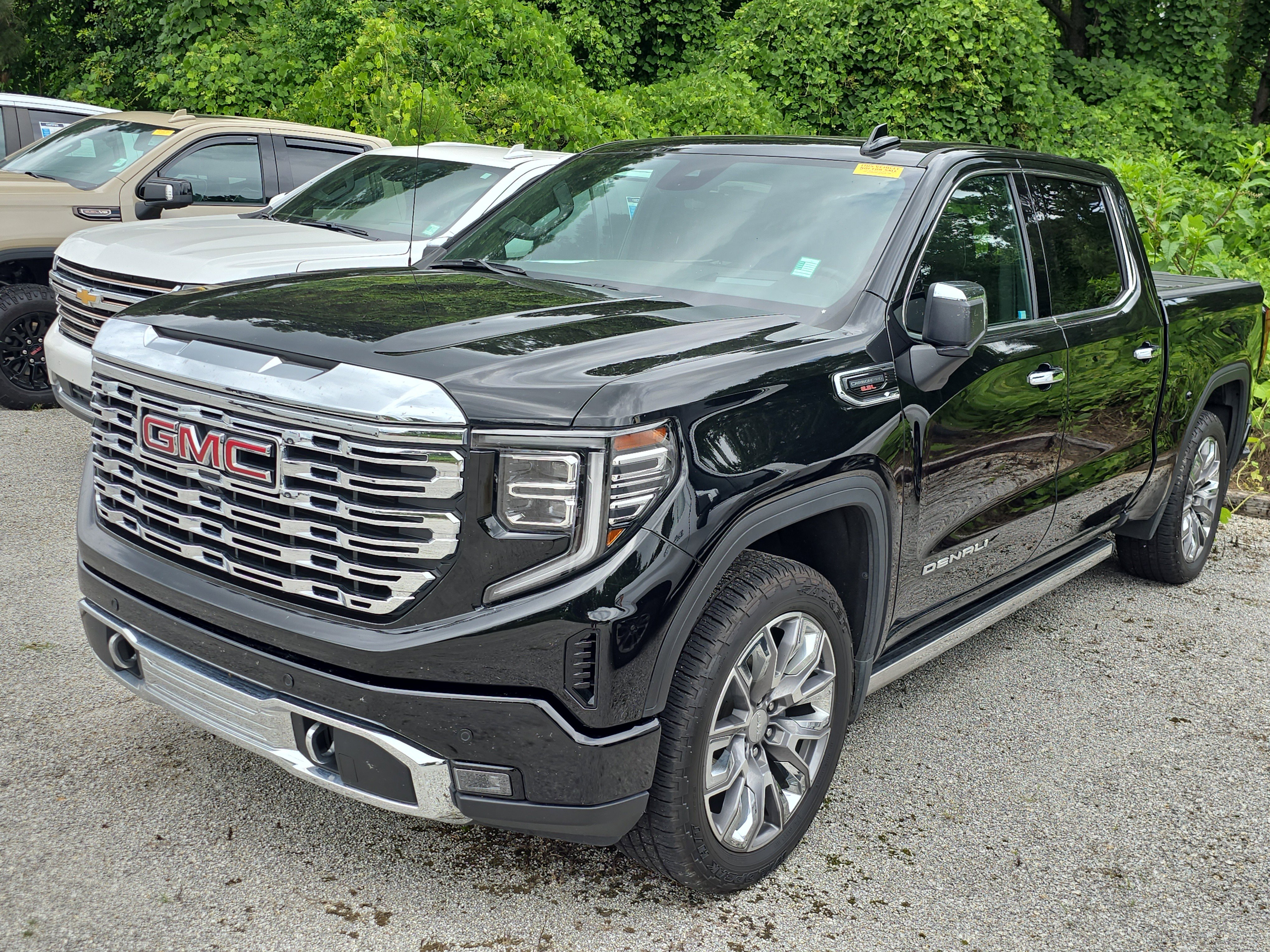 Used 2024 GMC Sierra 1500 Denali image 2