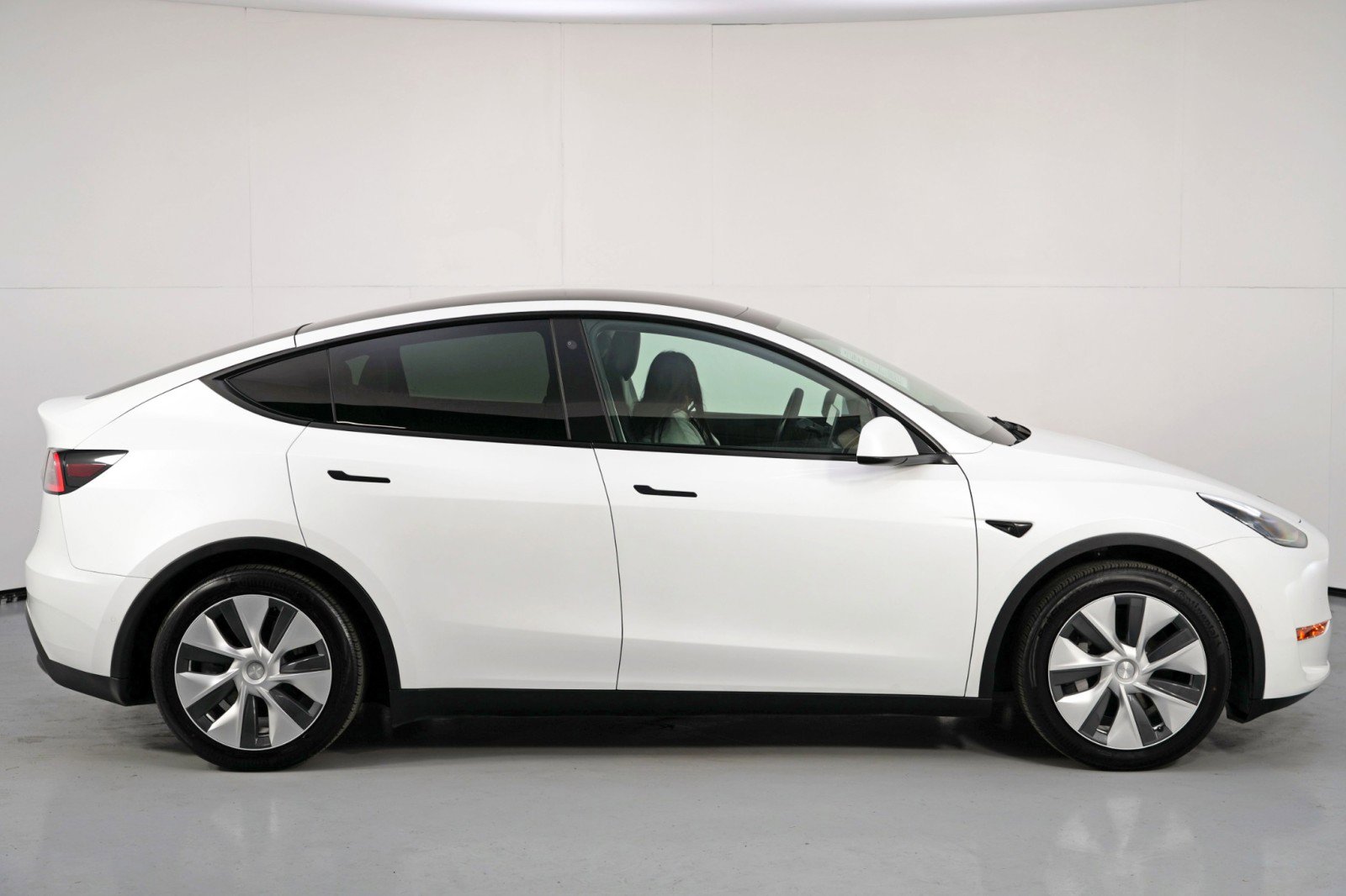 Used 2021 Tesla Model Y Long Range image 53