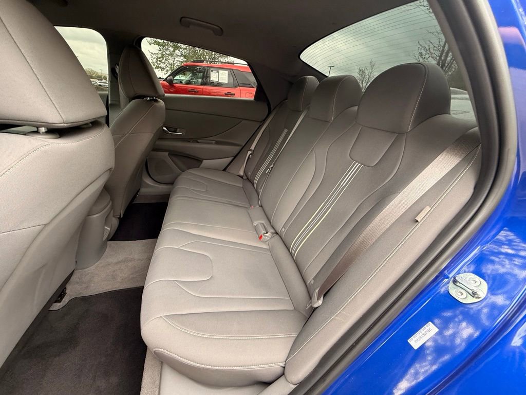 Used 2025 Hyundai Elantra Sport image 31