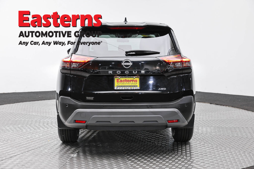 Used 2023 Nissan Rogue S AWD/4WD image 7